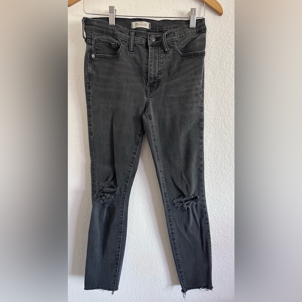 Madewell 9” high rise skinny distressed skinny Jean in black - Size 28